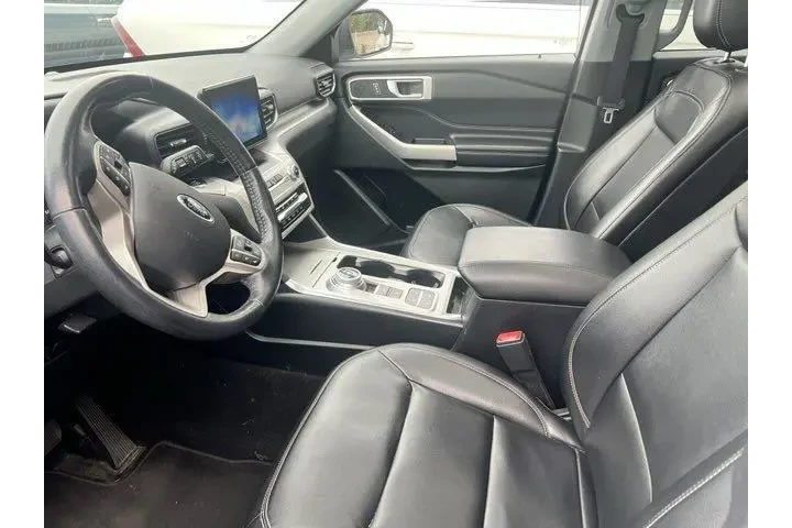 $18776 : Ford Explorer 2020 XLT 4dr S image 4