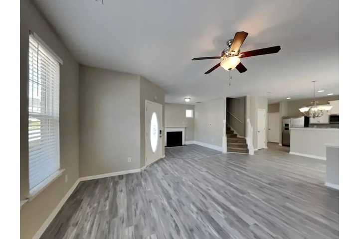 $1250 : Affordable Apartments For Rent image 9