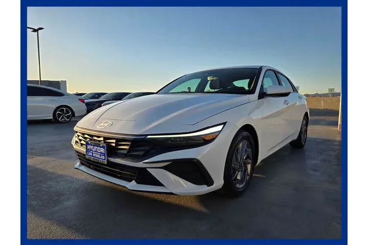 $21765 : Hyundai ELANTRA 2024 SEL 4dr image 7