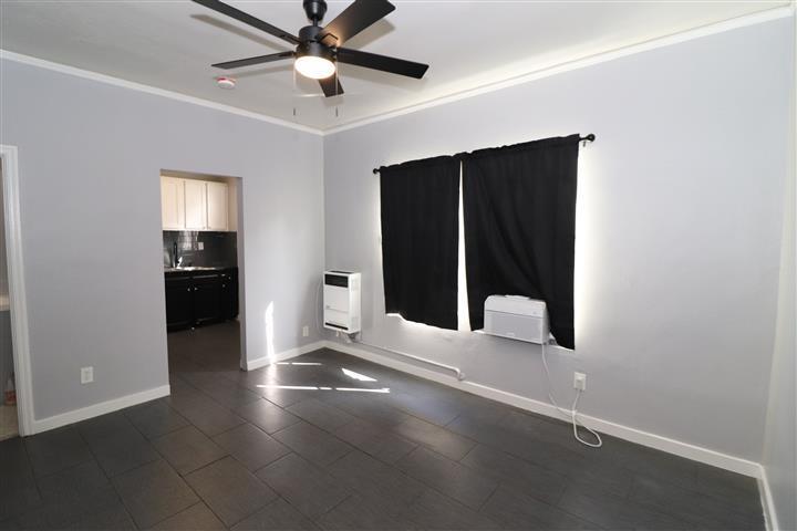 $1410 : APARTAMENTO SINGLE image 3