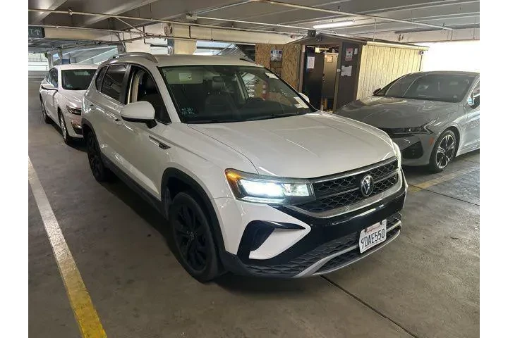 $18676 : Volkswagen Taos 2023 SE 4dr image 1