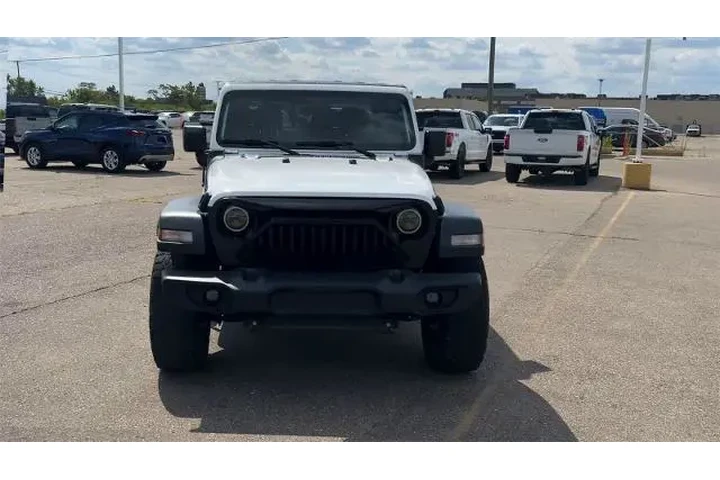 $25995 : Jeep Gladiator 2020 4x4 Spor image 3