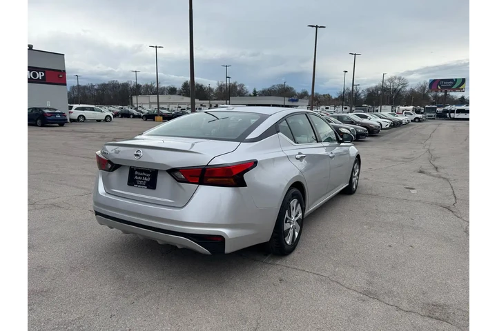 $7980 : 2020 Altima 2.5 S Sedan image 2