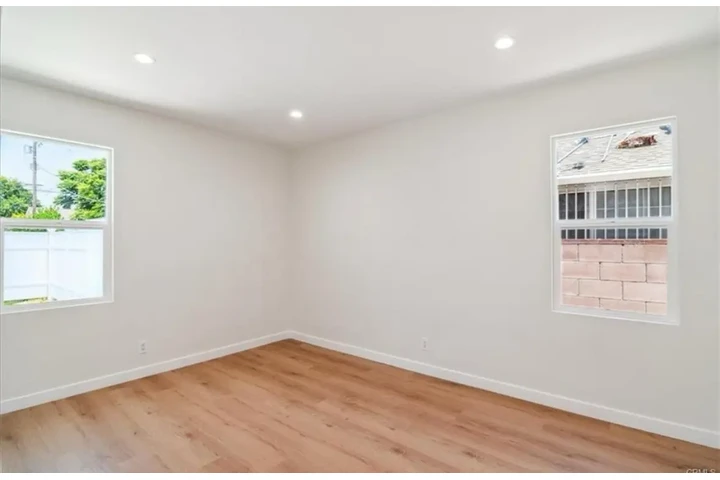 $3000 : 4Bed/2Bath House in Crenshaw image 5