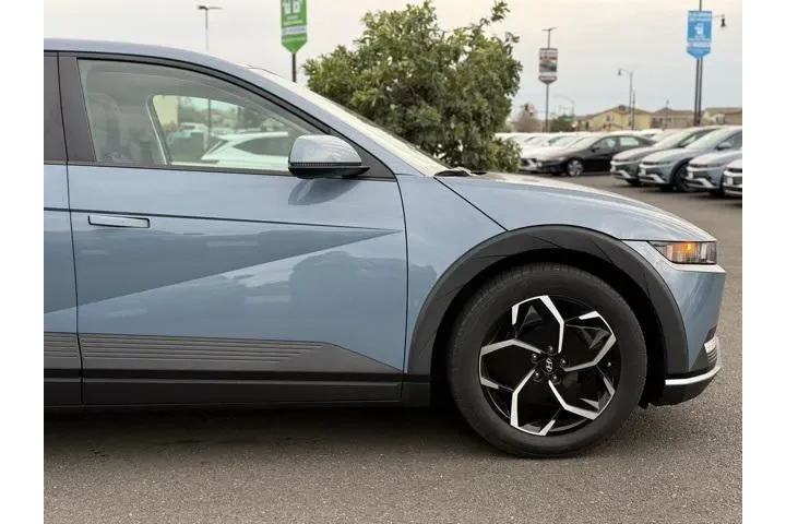$19981 : Hyundai IONIQ 5 2023 SE 4dr image 9