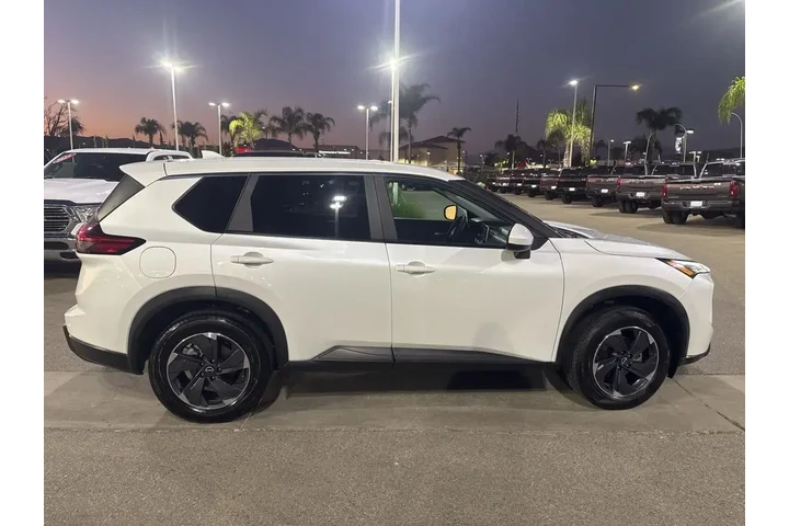 $19157 : Nissan Rogue 2024 SV 4dr Cro image 9