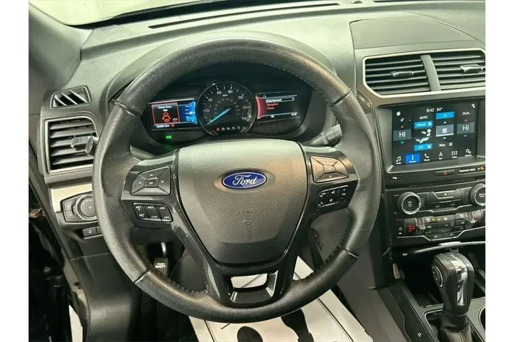 $17999 : Ford Explorer 2018 AWD XLT 4 image 4