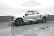 Ford F-150 2023 4x4 XLT 4dr
