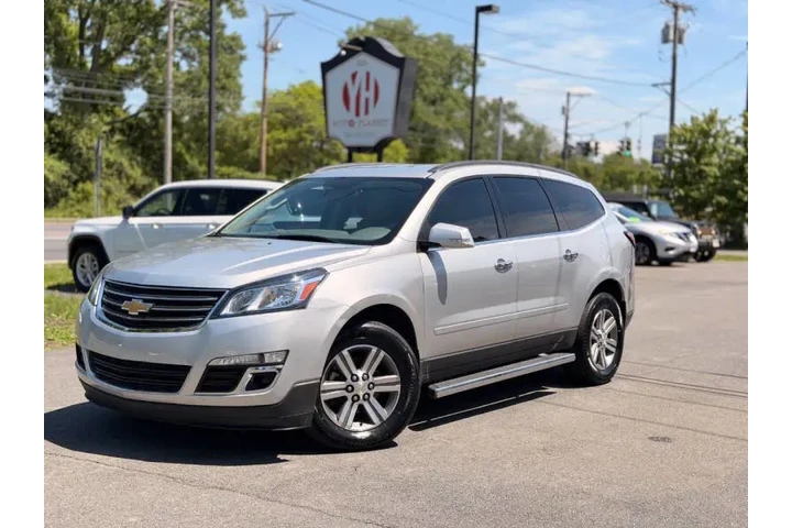 $14995 : 2016 Traverse LT image 3