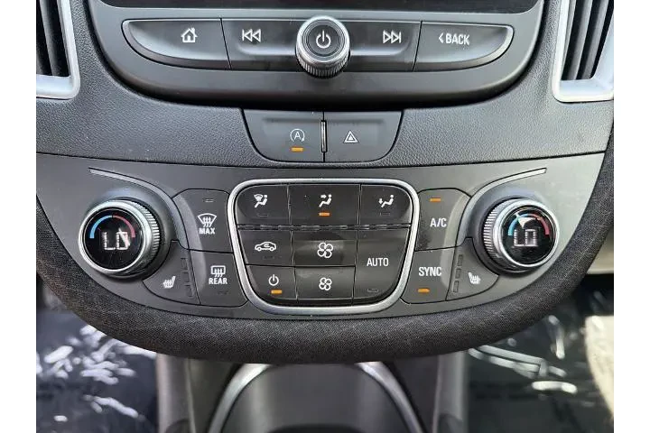 $17950 : Chevrolet Malibu 2024 LT 4dr image 6