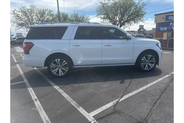 2020 Expedition MAX Platinum image 9