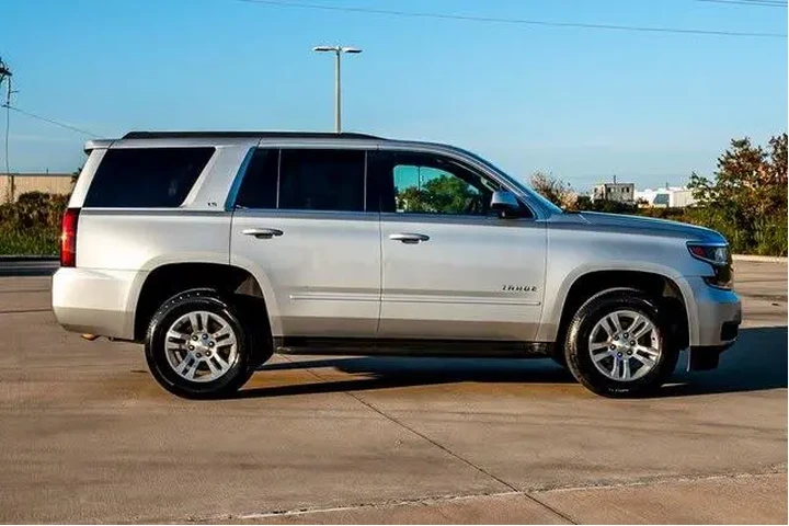 $14316 : Chevrolet Tahoe 2016 4x2 LS image 2