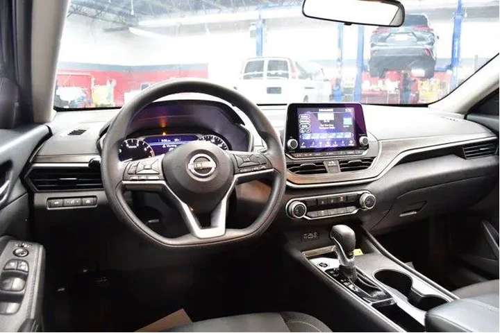 $20994 : Nissan Altima 2025 2.5 SV 4d image 8