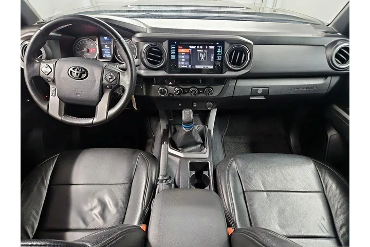 $31998 : Toyota Tacoma 2016 4x4 TRD S image 9