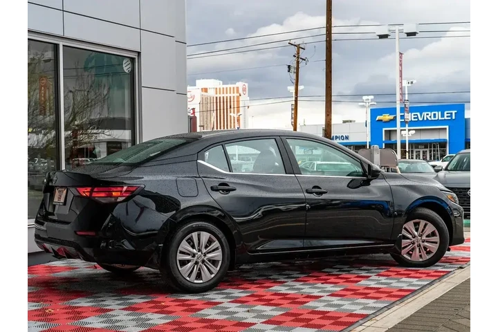 $21888 : Nissan Sentra 2025 S 4dr Sed image 2