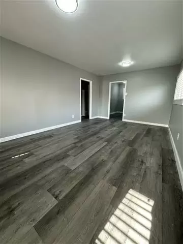 $2450 : Casa Amplia 2rec Remodelada image 4