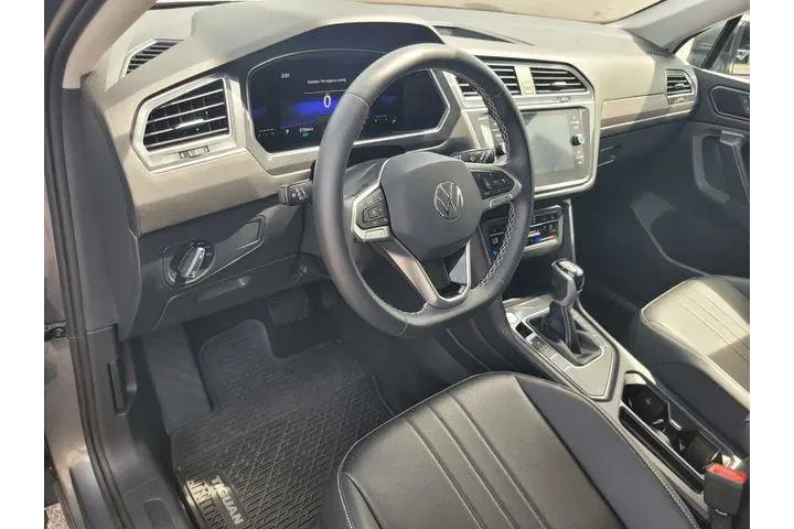 $22696 : Volkswagen Tiguan 2023 SE 4d image 9