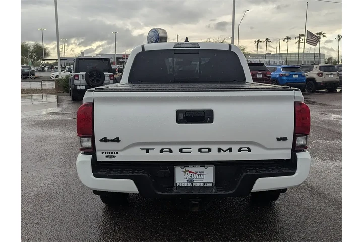 Toyota Tacoma 2022 4x4 TRD P image 5