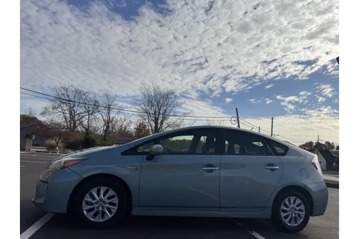 $5999 : 2013 Prius Plug-in Hybrid Adv image 5