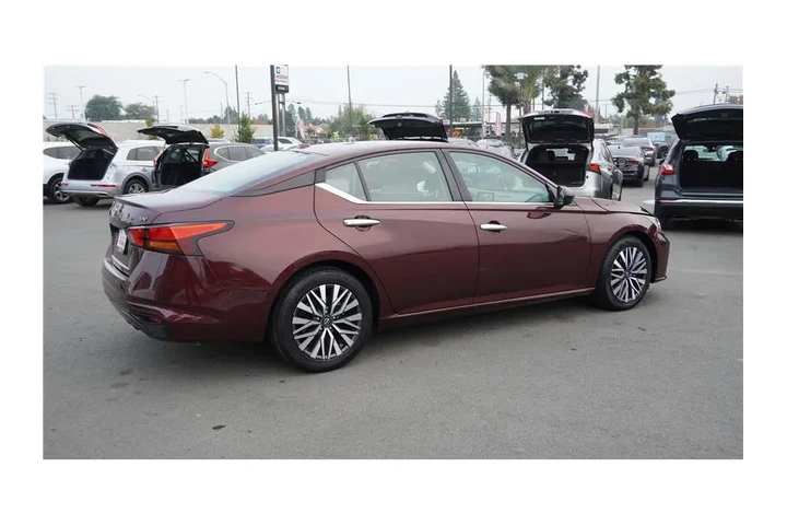 $20984 : 2024 Altima 2.5 SV image 6