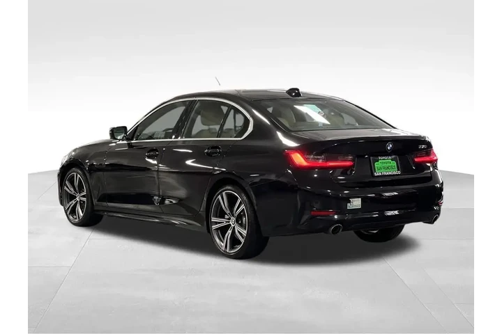 $23500 : 2021 3 Series 330i image 3