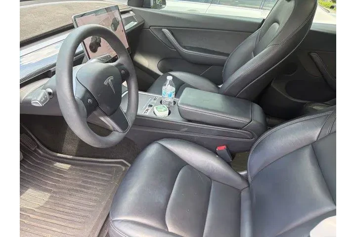 $25000 : Tesla Model Y 2021 AWD Long image 8