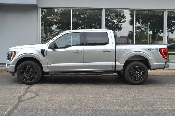 $39989 : Ford F-150 2022 4x4 XL 4dr S image 2