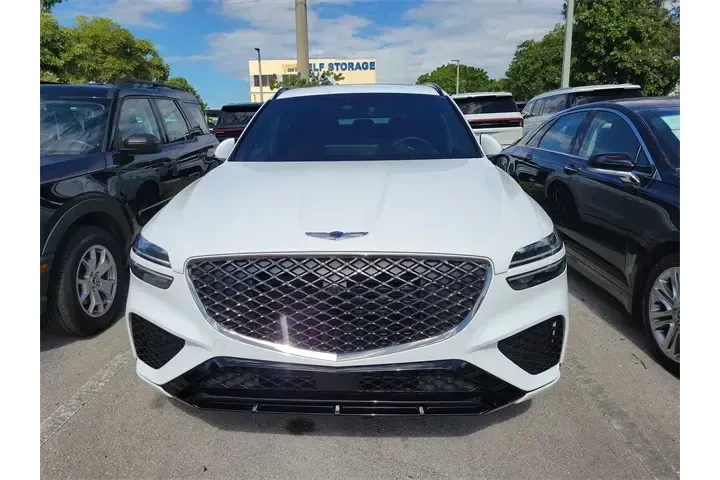 $34990 : Genesis GV70 2023 AWD 2.5T S image 2