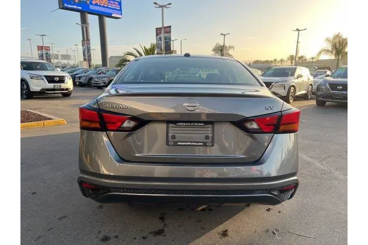 $17981 : Nissan Altima 2024 2.5 SV 4d image 5