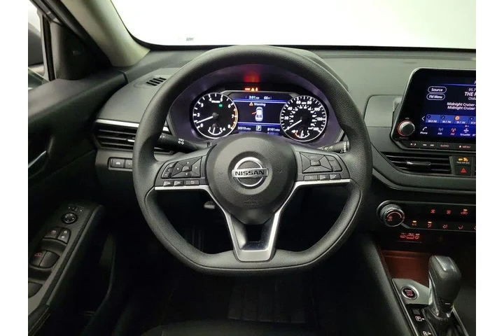 $20998 : Nissan Altima 2022 2.5 SV 4d image 10