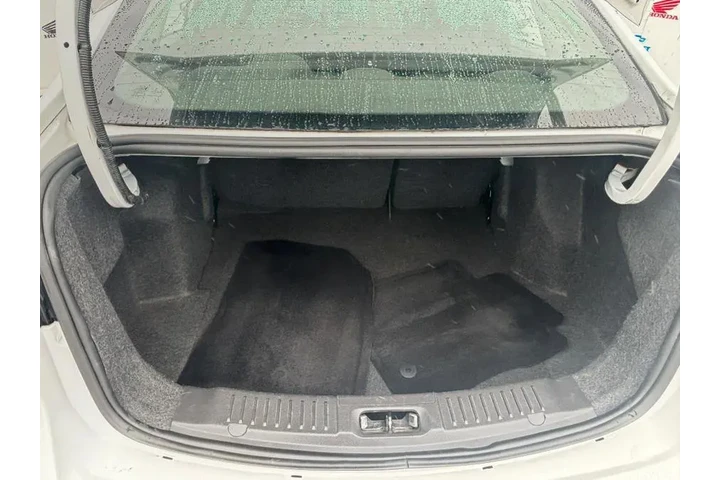 $8995 : 2017 Fiesta SE Sedan image 5