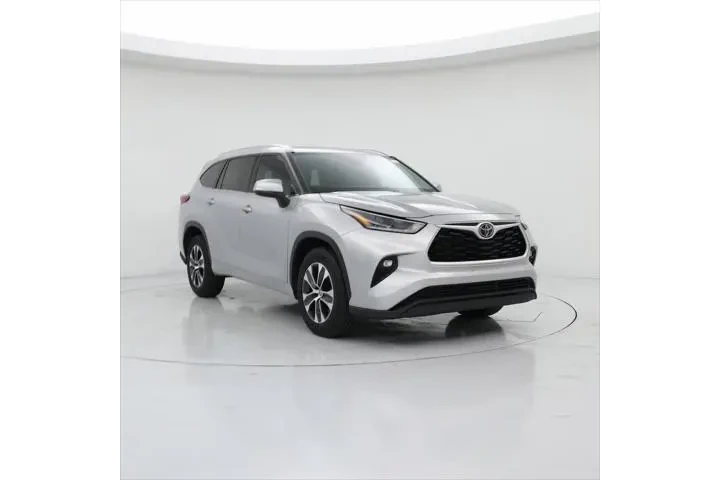 $31998 : Toyota Highlander 2021 XLE 4 image 1