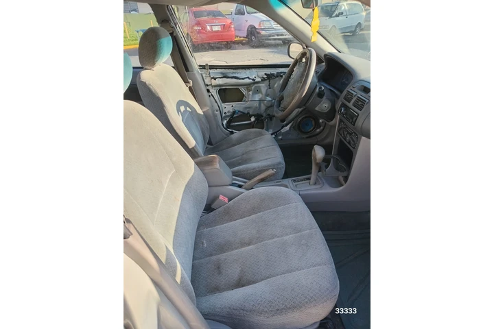 $2000 : Toyota corolla image 6