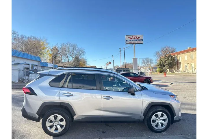 $17495 : 2019 RAV4 LE image 4