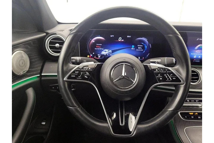 $30998 : Mercedes-Benz E-Class 2022 E image 10