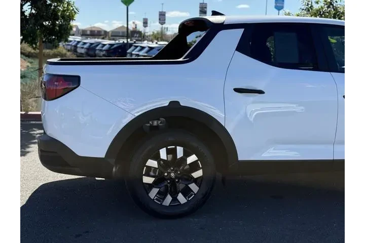 $28888 : Hyundai SANTA CRUZ 2025 SE 4 image 8