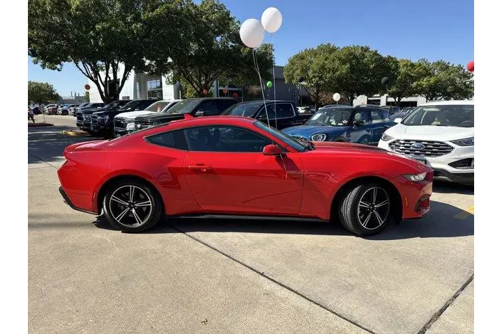 $32347 : Ford Mustang 2024 EcoBoost 2 image 4