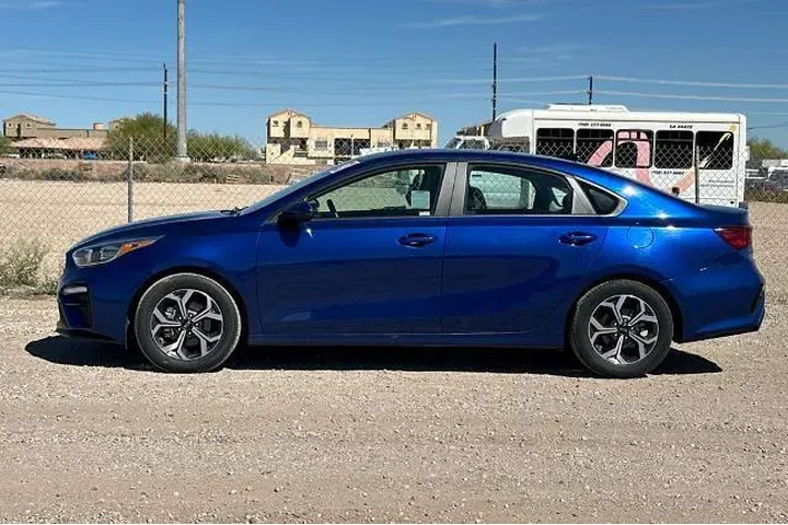 $15888 : Kia Forte 2021 LXS 4dr Sedan image 8