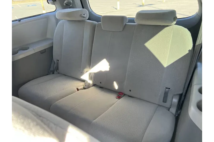 $12500 : 2014 Sienna LE 8-Passenger image 10