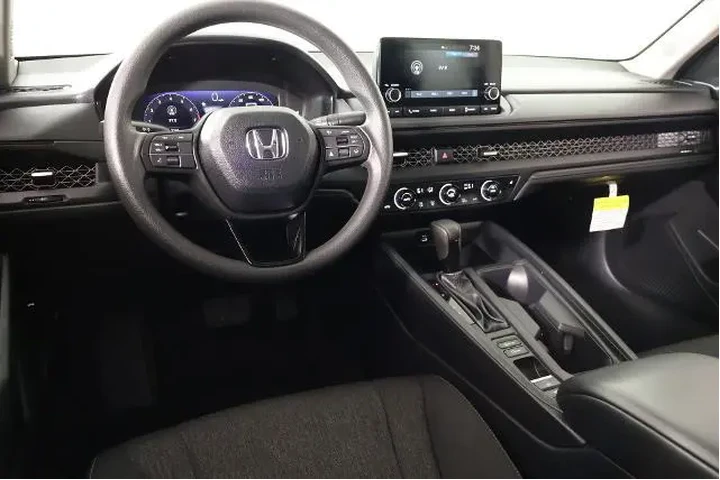 $30585 : Honda Accord 2025 SE 4dr Sed image 2