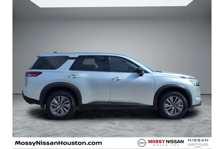 $24095 : Nissan Pathfinder 2023 S 4dr image 8