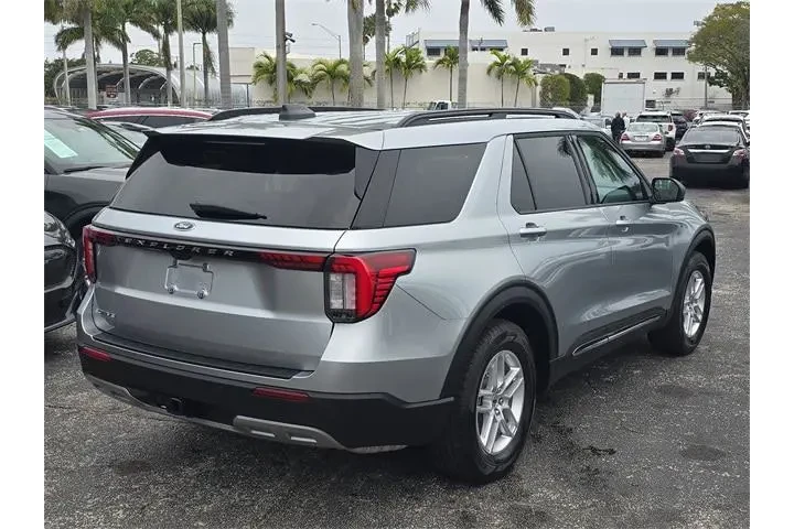 $33990 : Ford Explorer 2025 Active 4d image 3