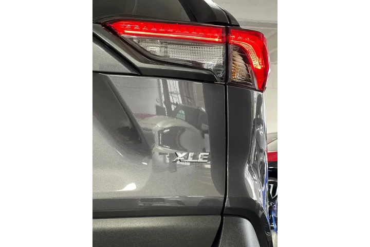 $31990 : 2023 RAV4 XLE image 10