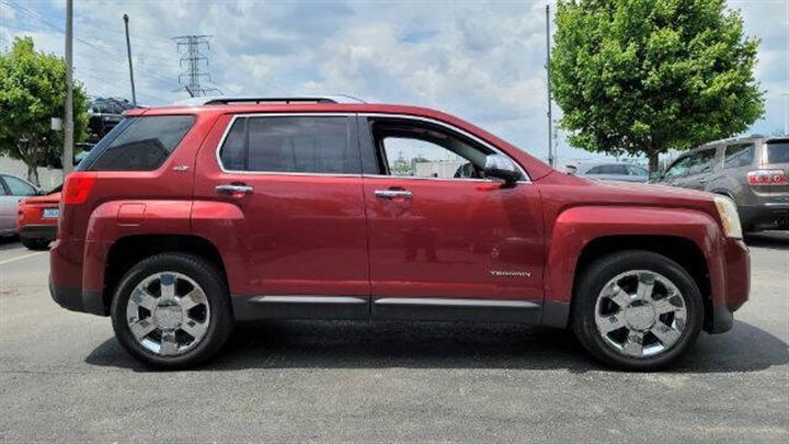 $700 : 2010 GMC Terrain SLT-2 image 3