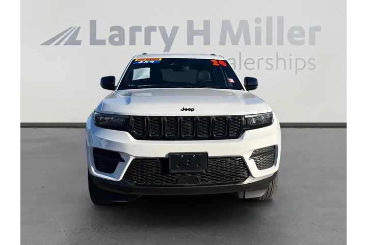 Jeep Grand Cherokee 2024 4x4 image 8