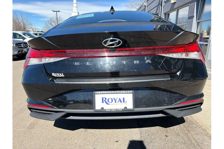 $15995 : 2023 Elantra SEL image 7