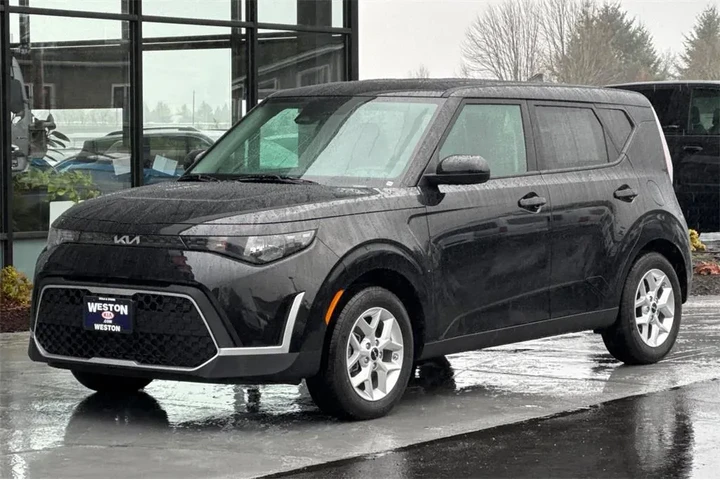 $18913 : Kia Soul 2025 LX 4dr Crossov image 8