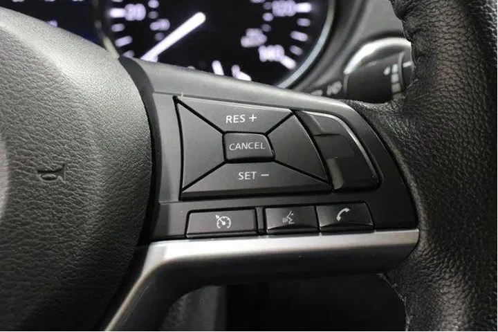 $14985 : Nissan Rogue 2020 SV 4dr Cro image 10