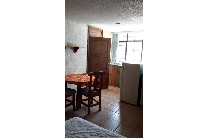 $4400 : Rento cuarto independiente image 3