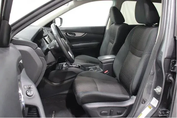 $14985 : Nissan Rogue 2020 SV 4dr Cro image 3